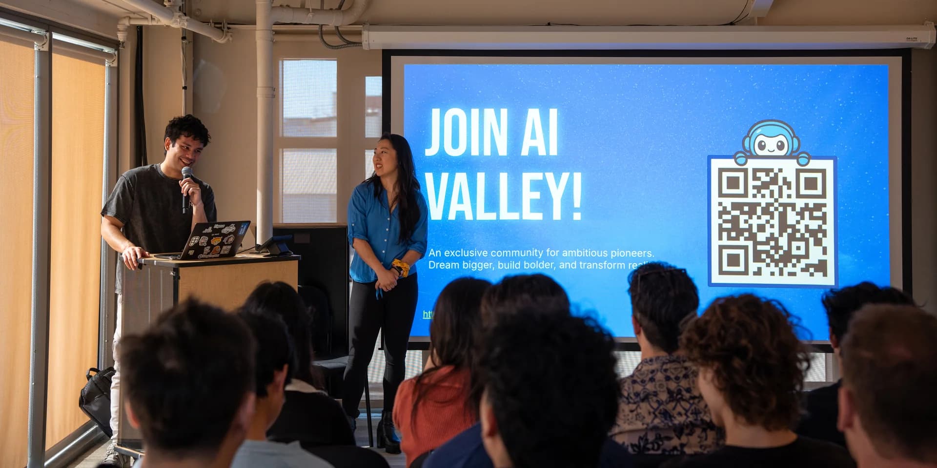 A NEW AGENT - Community photo